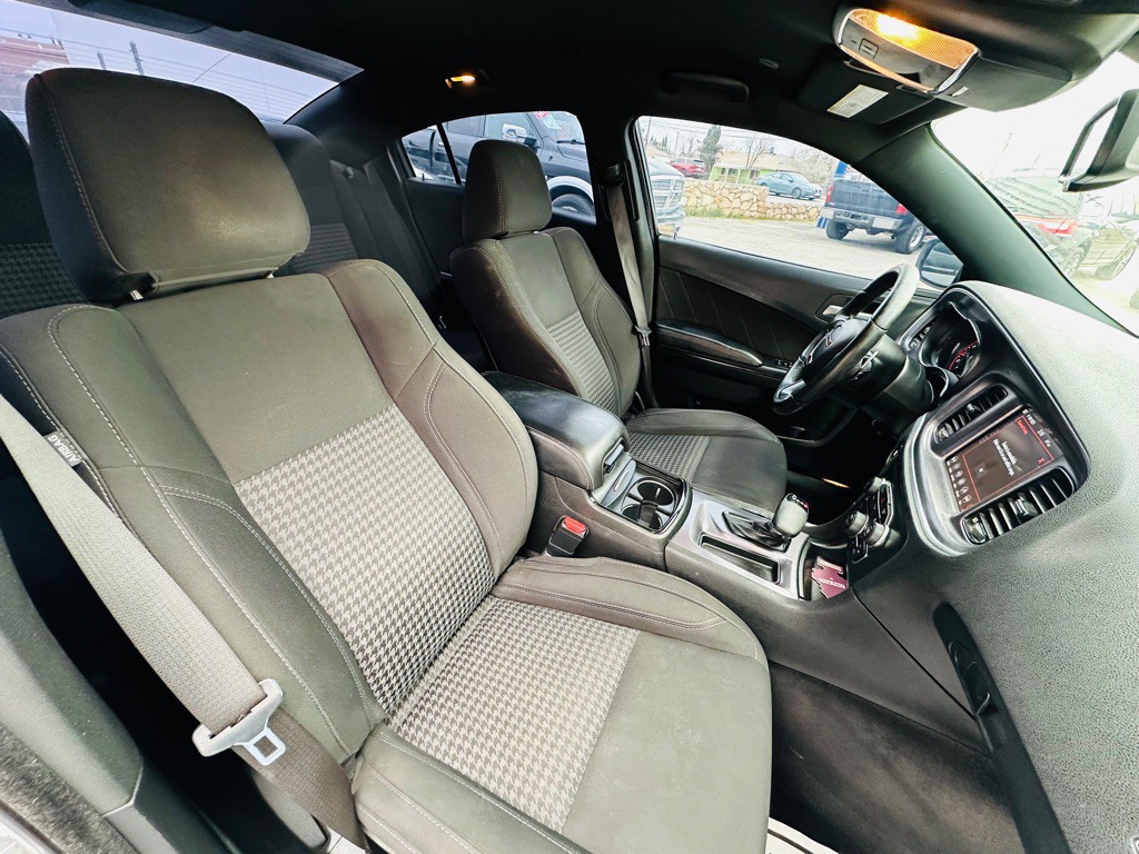2018 Dodge Charger Image 16