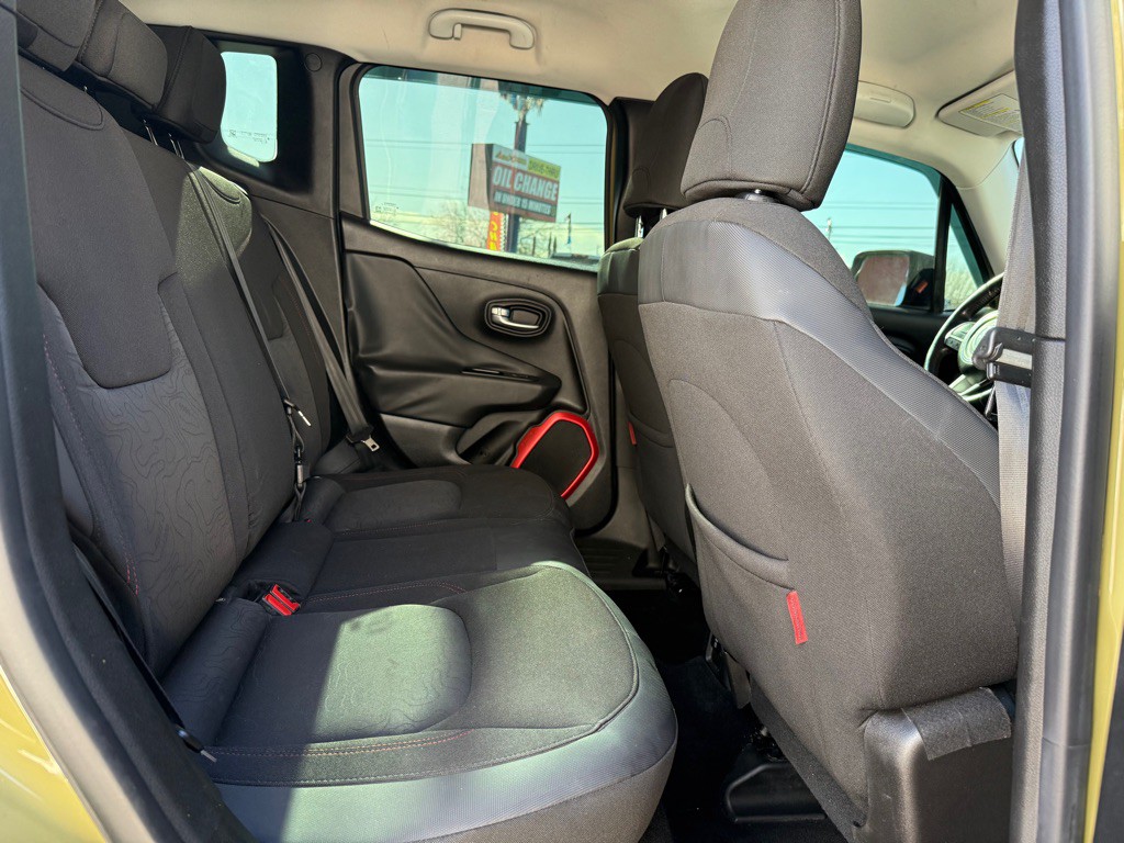2015 Jeep Renegade Image 12