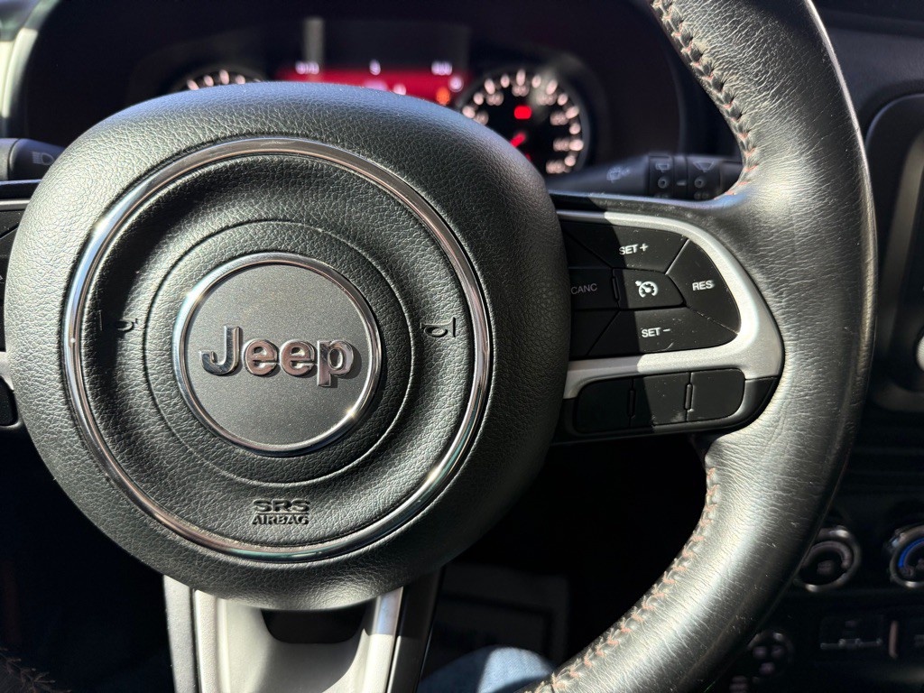 2015 Jeep Renegade Image 20