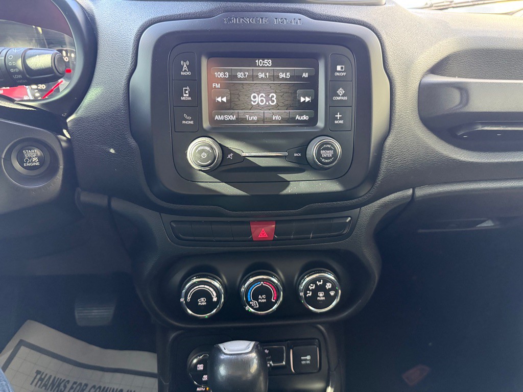 2015 Jeep Renegade Image 21