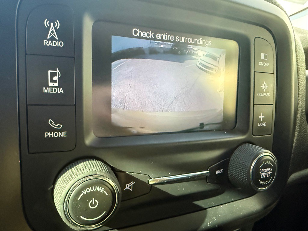 2015 Jeep Renegade Image 22