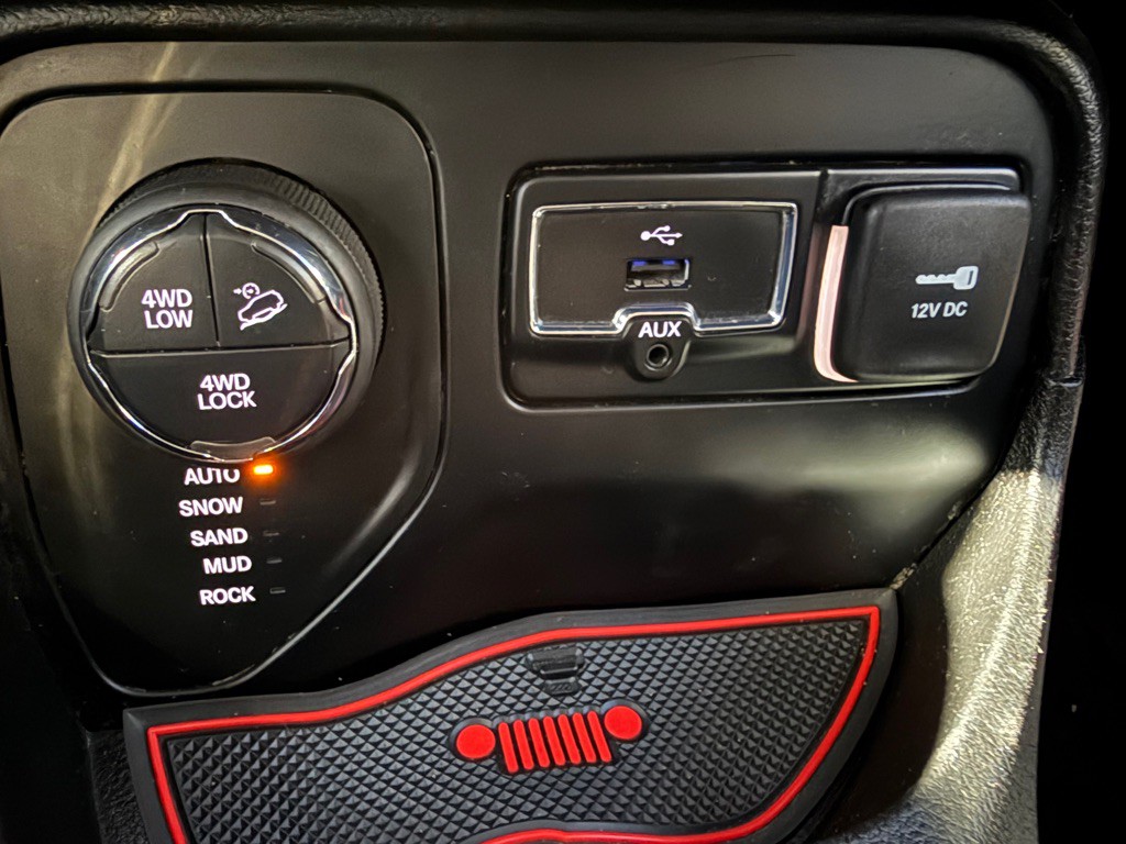 2015 Jeep Renegade Image 23