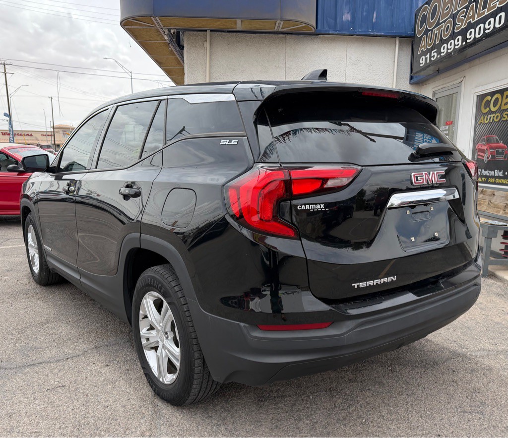 2020 GMC Terrain Image 2