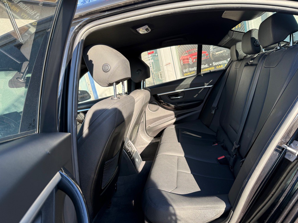 2018 BMW 3 Series Image 10