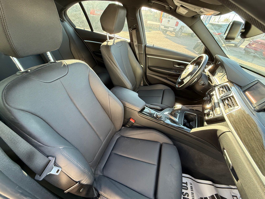 2018 BMW 3 Series Image 13