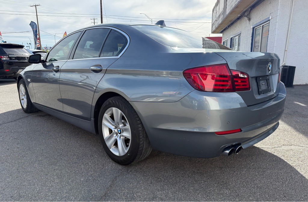 2013 BMW 5 Series Image 3