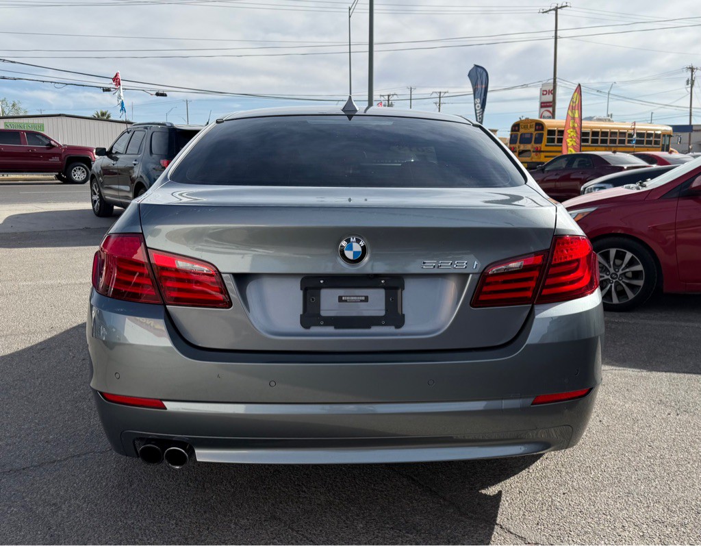 2013 BMW 5 Series Image 4