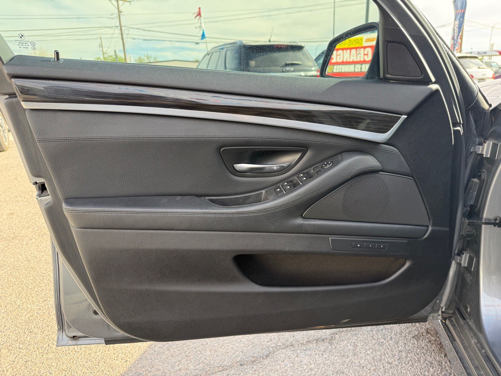 2013 BMW 5 Series Image 7