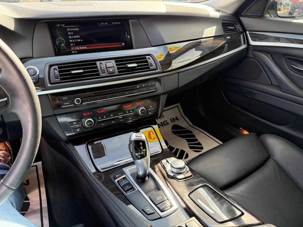 2013 BMW 5 Series Image 17