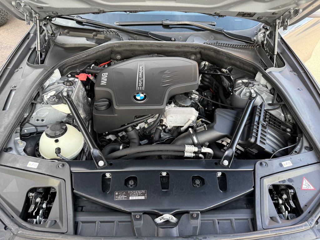 2013 BMW 5 Series Image 19