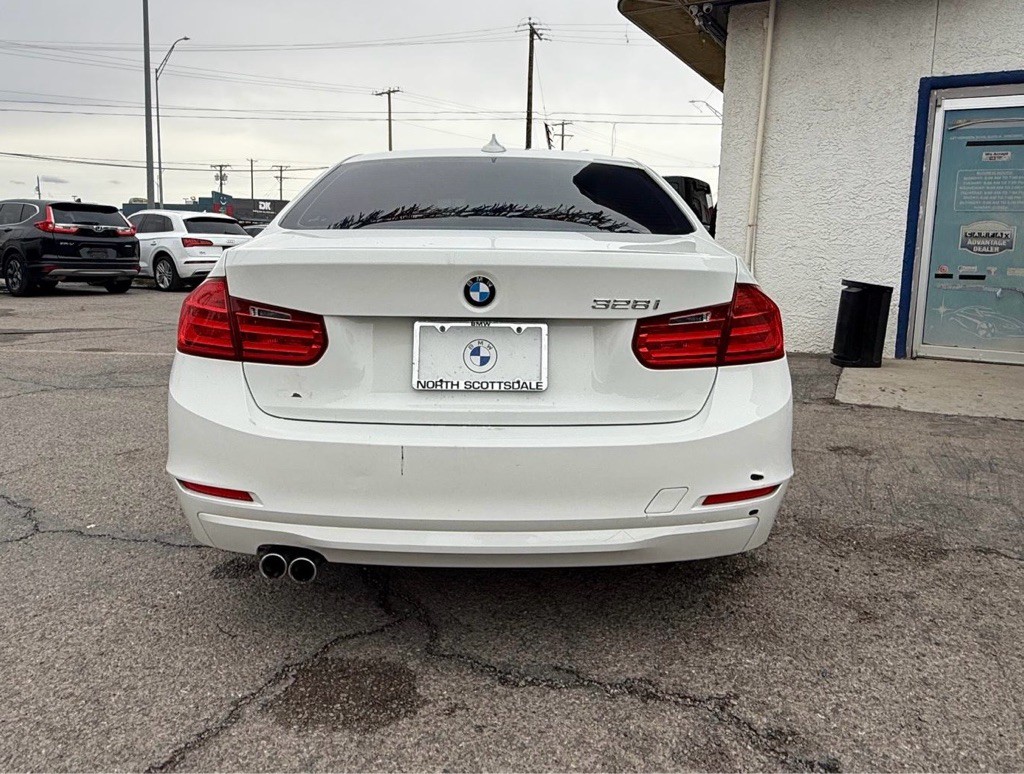 2014 BMW 3 Series Image 4