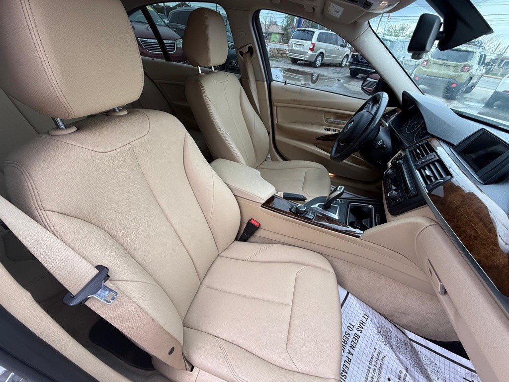 2014 BMW 3 Series Image 12
