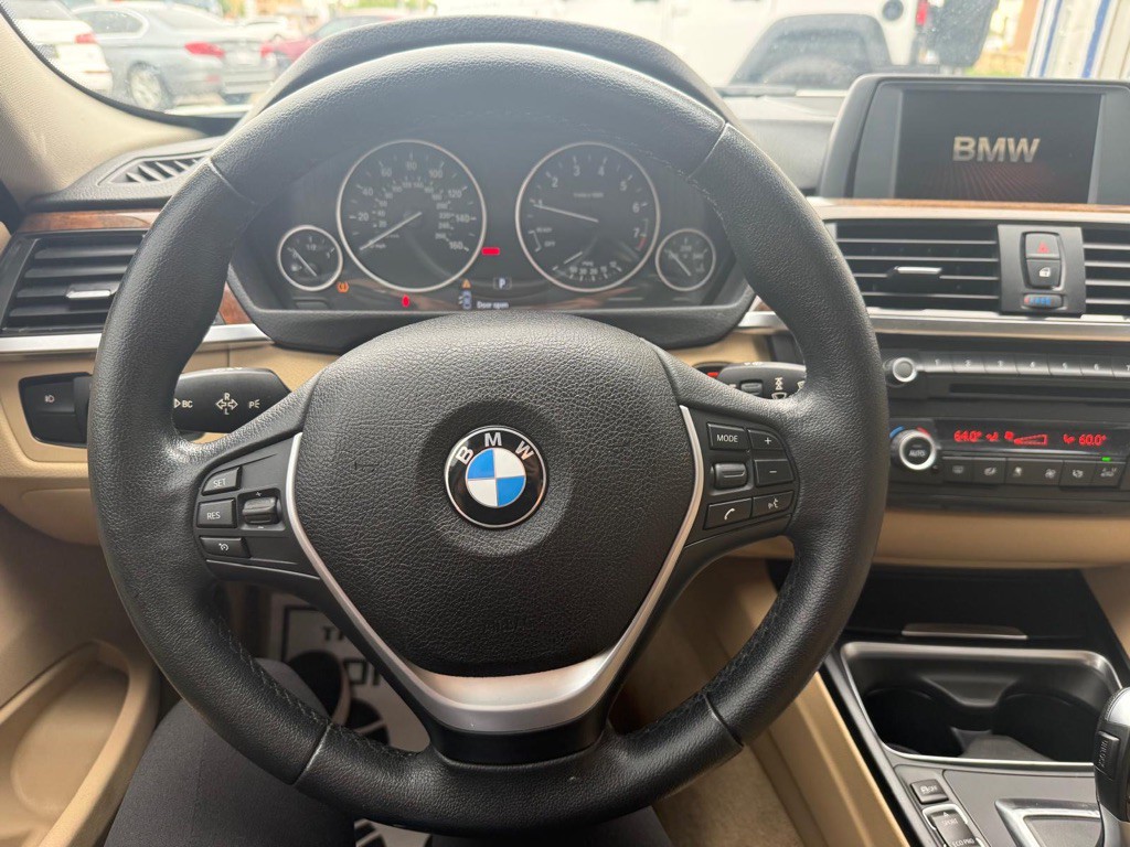 2014 BMW 3 Series Image 16