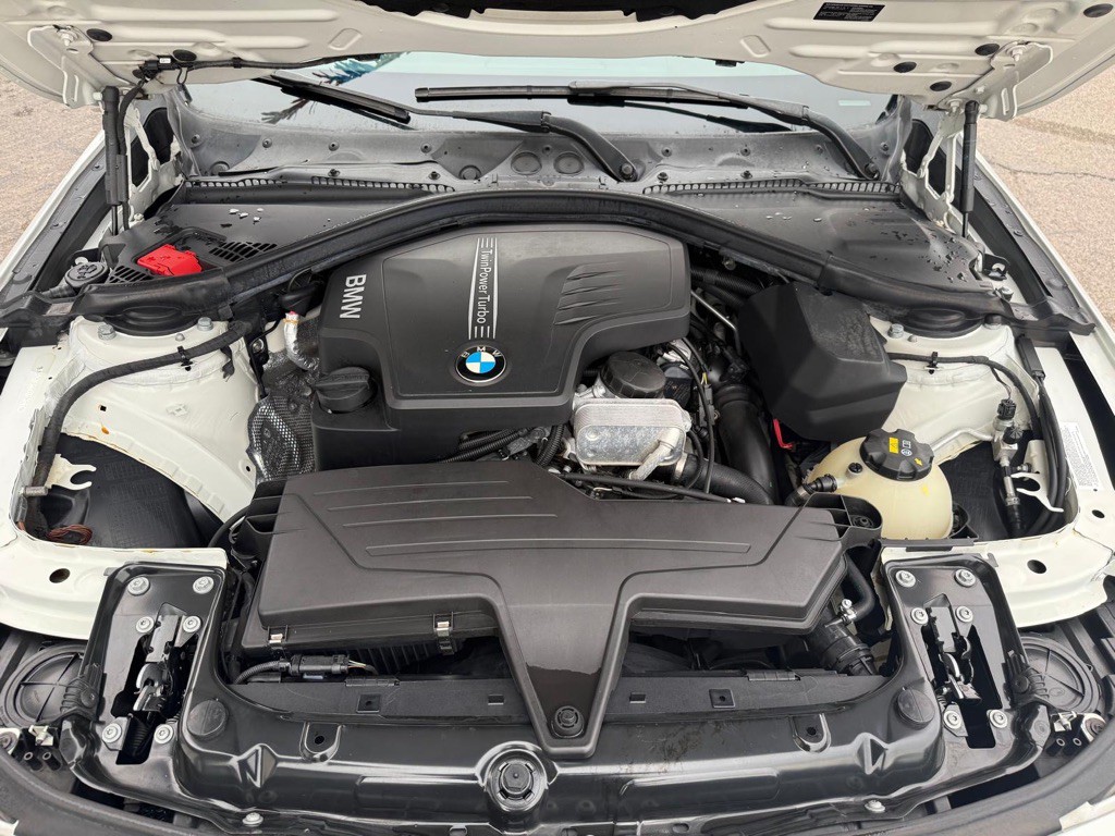 2014 BMW 3 Series Image 20