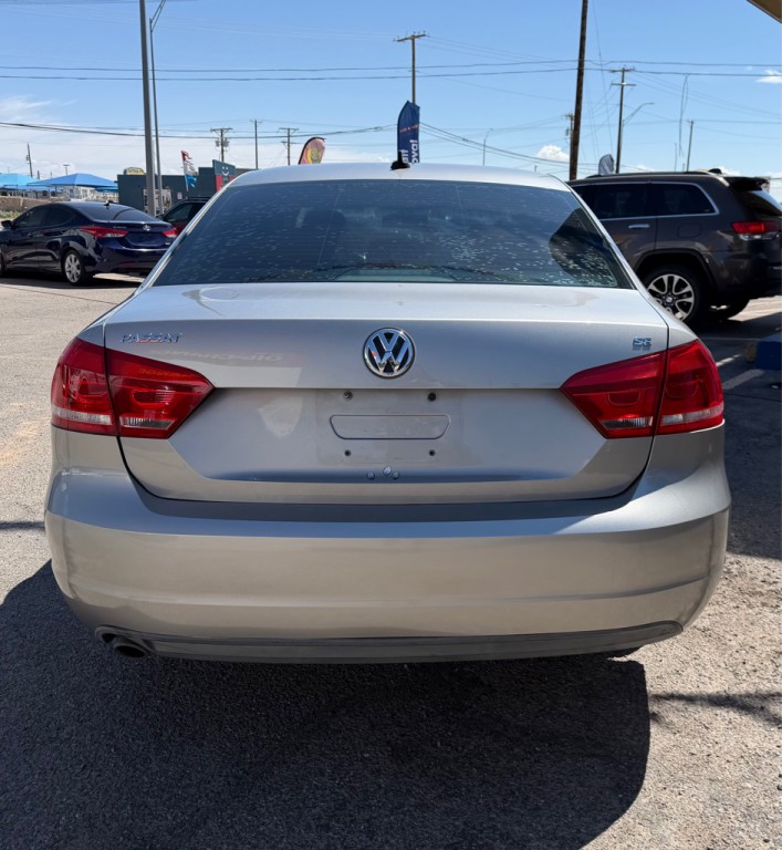 2012 Volkswagen Passat Image 5