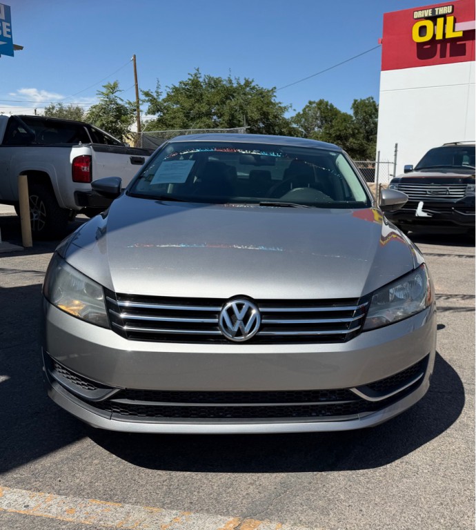2012 Volkswagen Passat Image 9