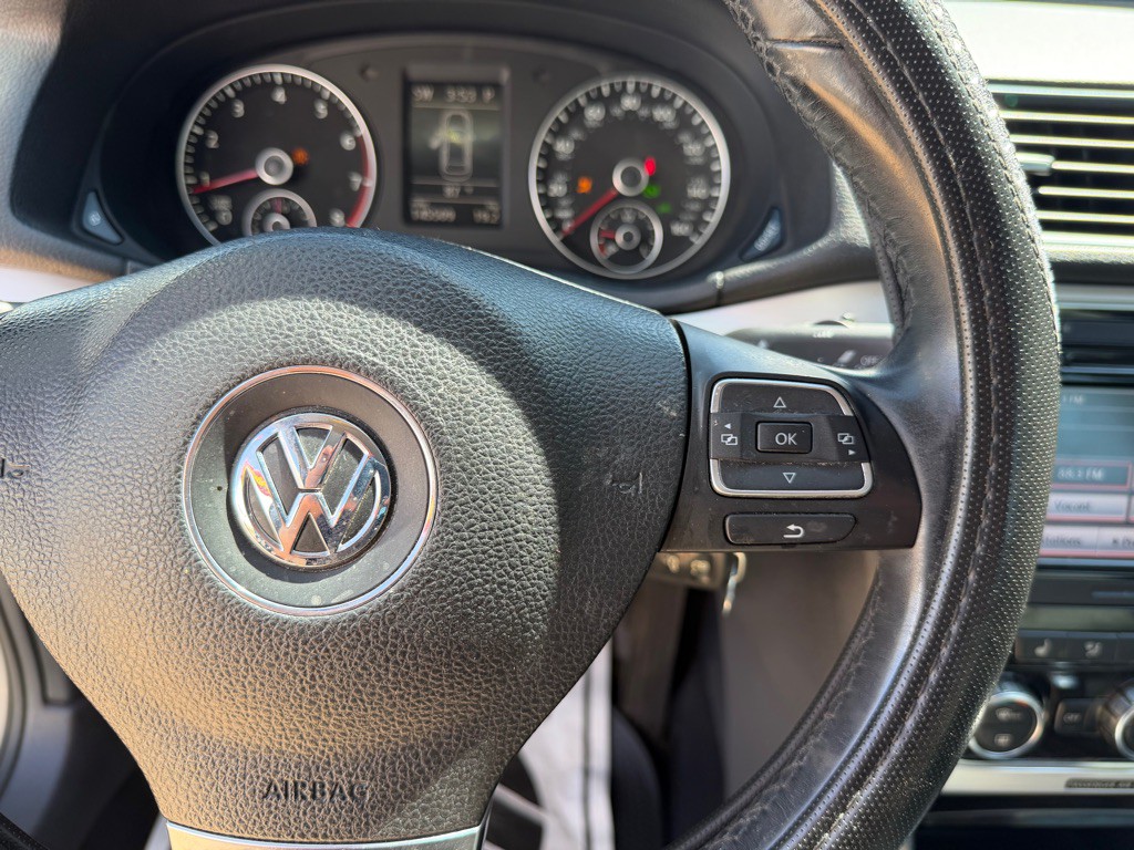 2012 Volkswagen Passat Image 19