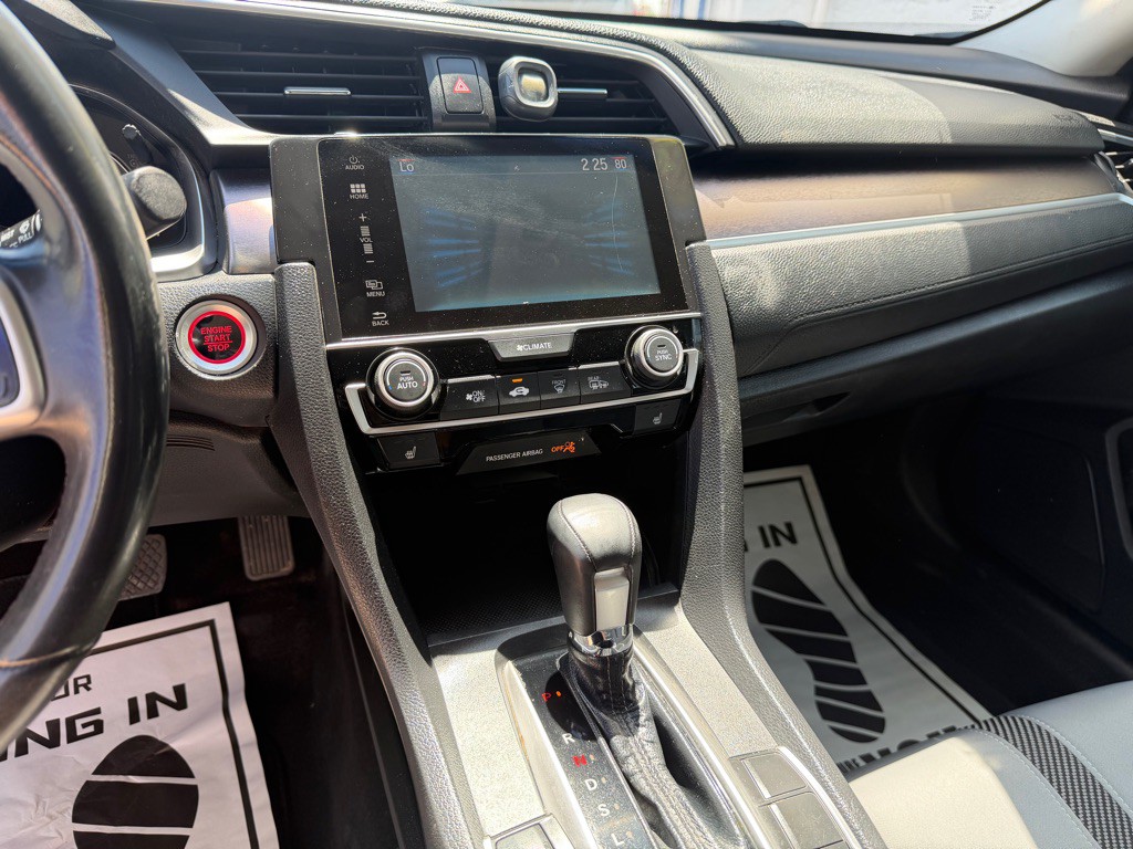 2018 Honda Civic Image 18