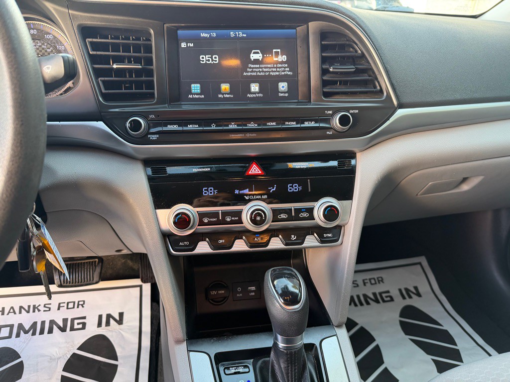 2020 Hyundai Elantra Image 17