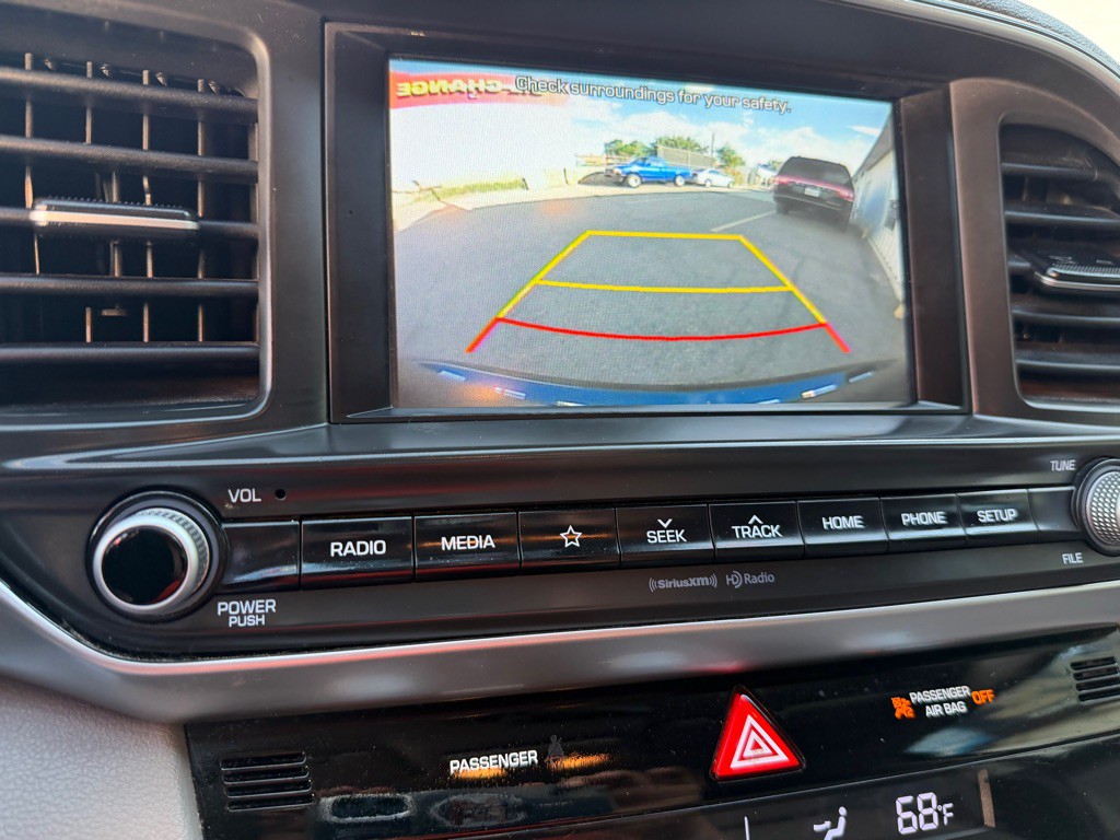2020 Hyundai Elantra Image 18