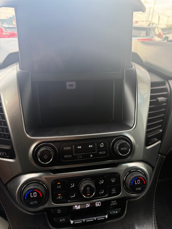 2020 Chevrolet Suburban Image 17