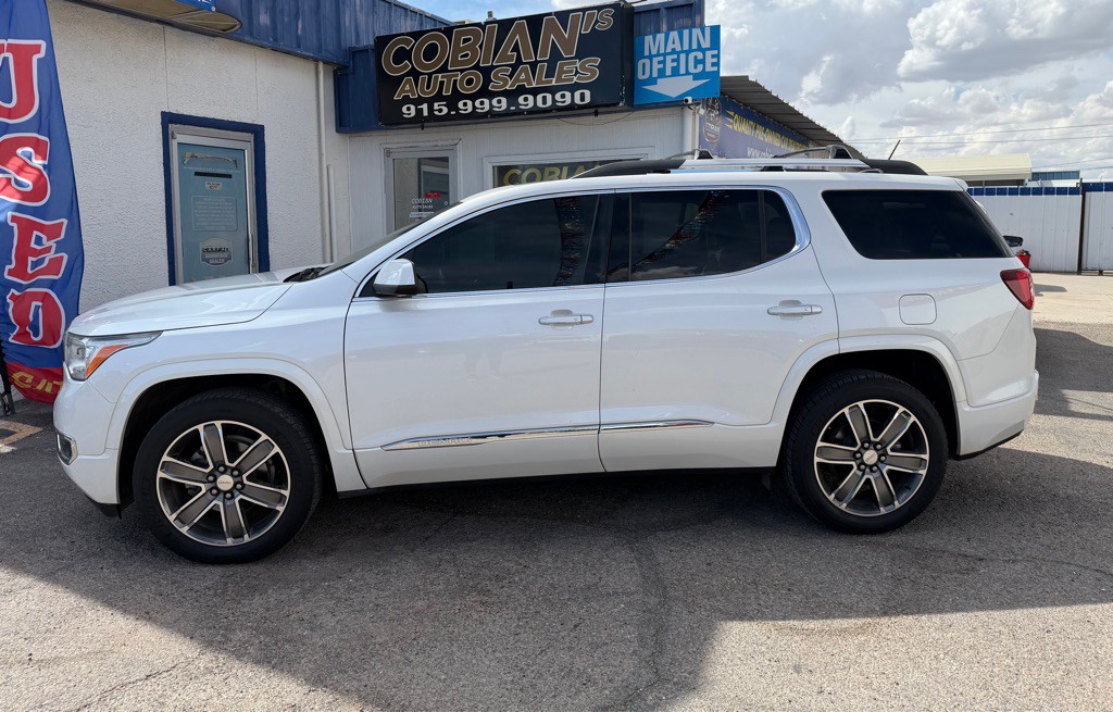 2017 GMC Acadia Image 2