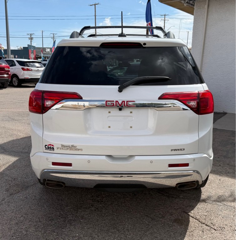 2017 GMC Acadia Image 4