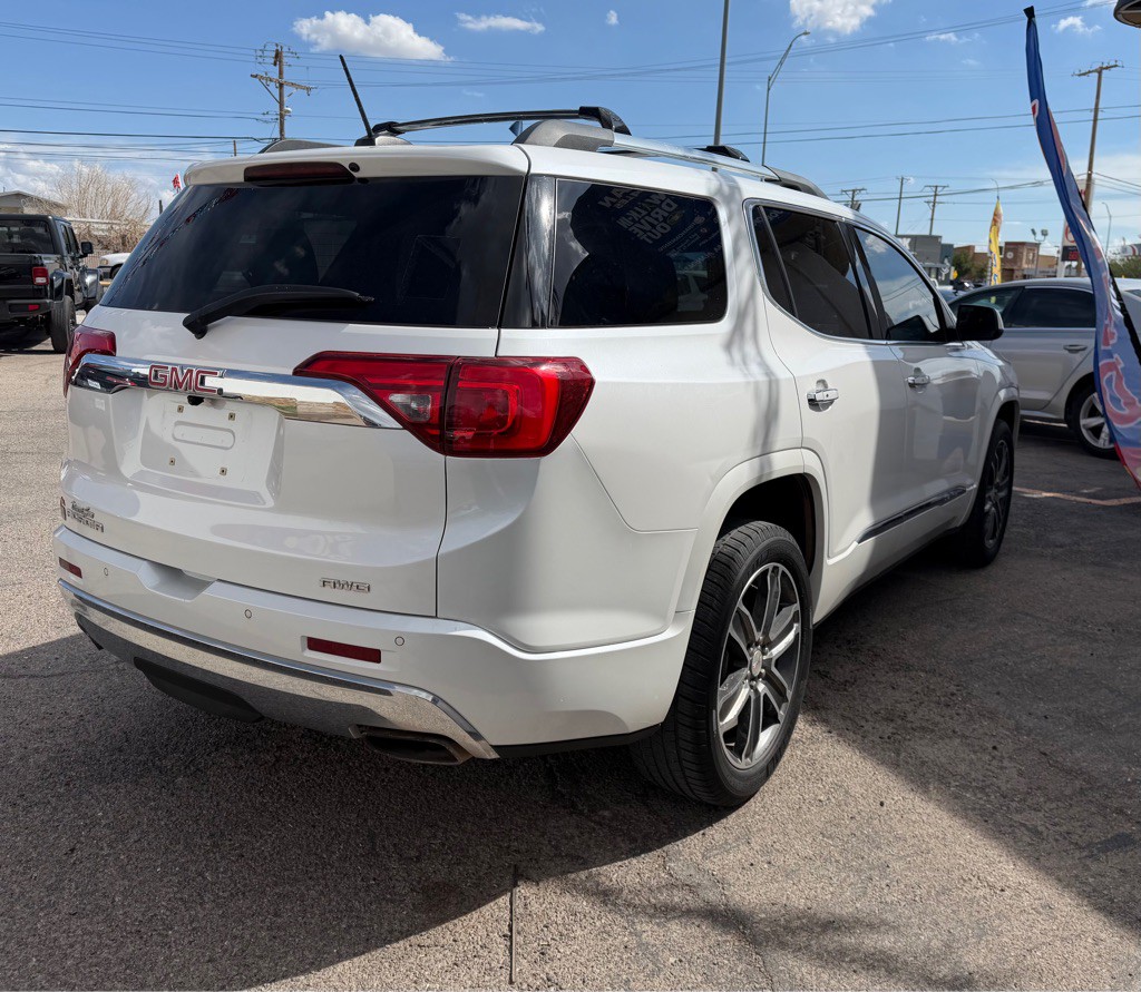 2017 GMC Acadia Image 5