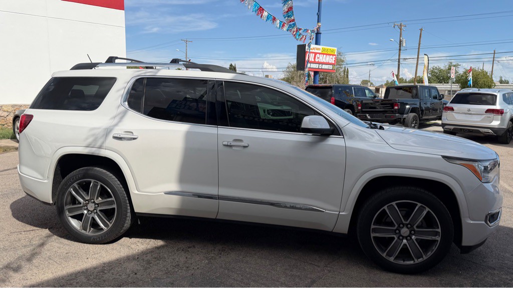 2017 GMC Acadia Image 6