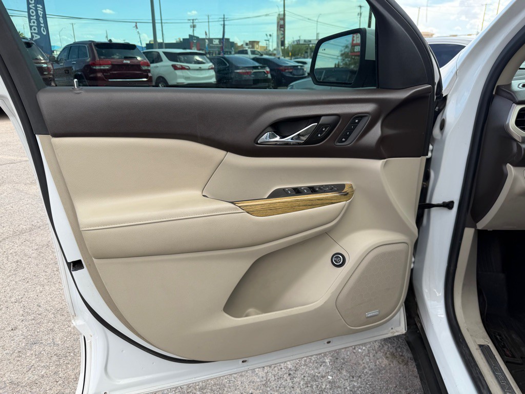 2017 GMC Acadia Image 9