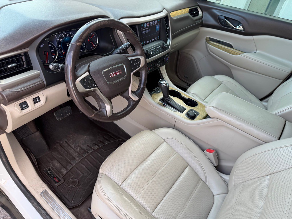 2017 GMC Acadia Image 10