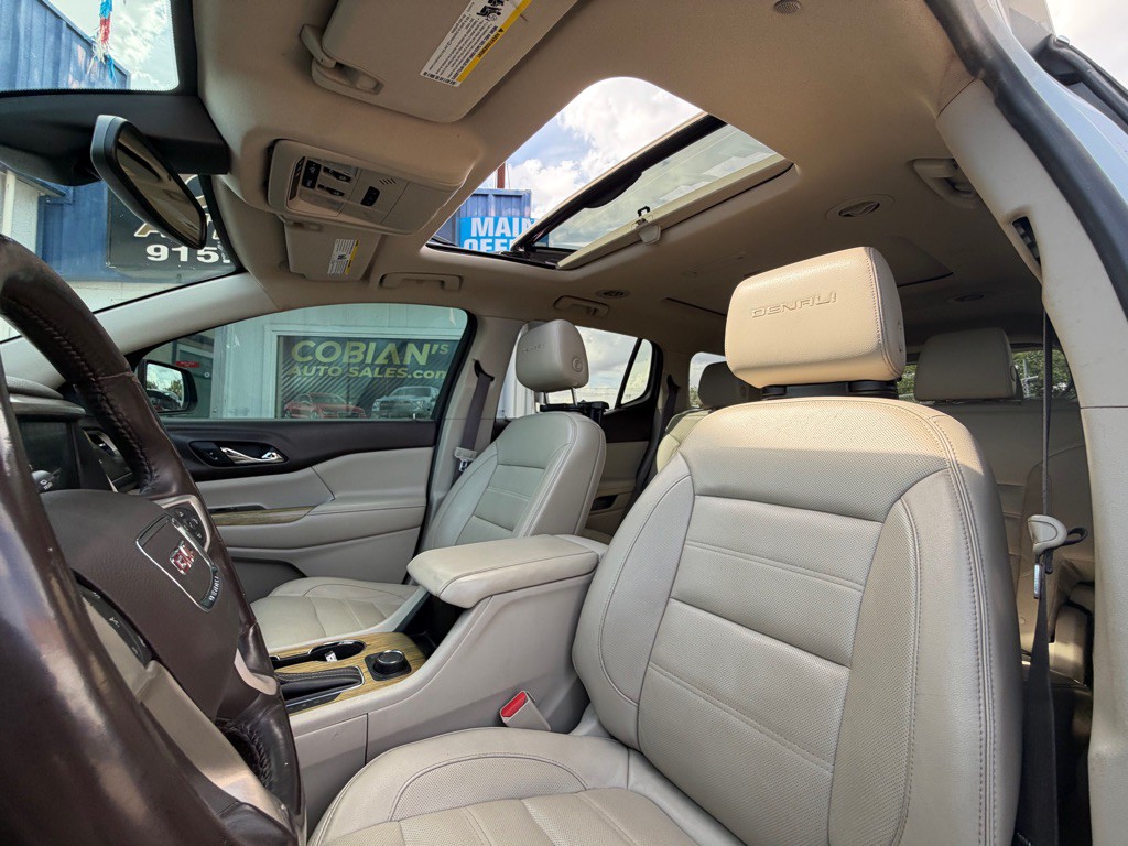 2017 GMC Acadia Image 11