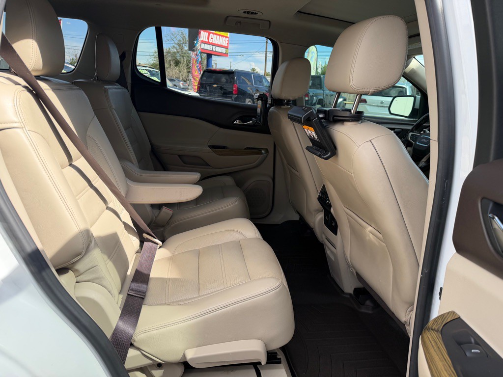 2017 GMC Acadia Image 19