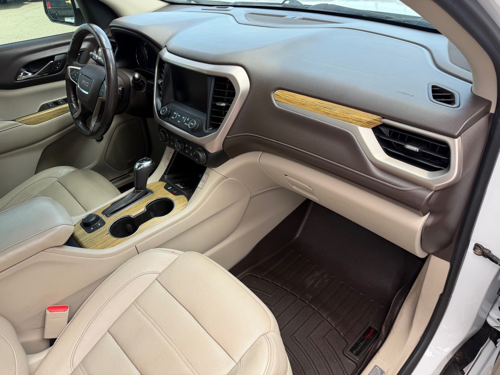 2017 GMC Acadia Image 22