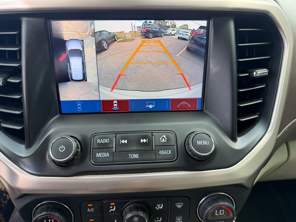 2017 GMC Acadia Image 28