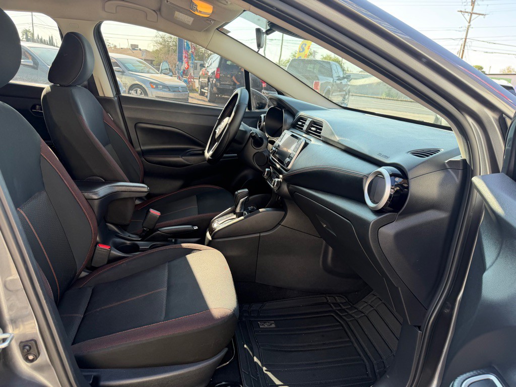 2020 Nissan Versa Image 12