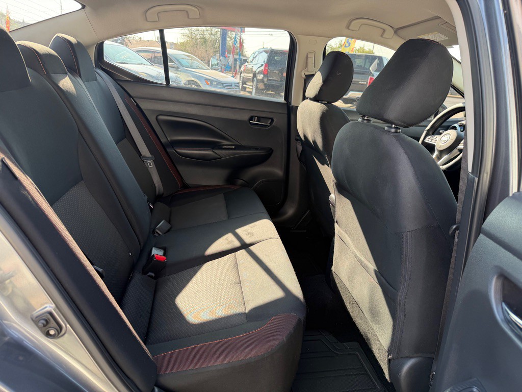 2020 Nissan Versa Image 13