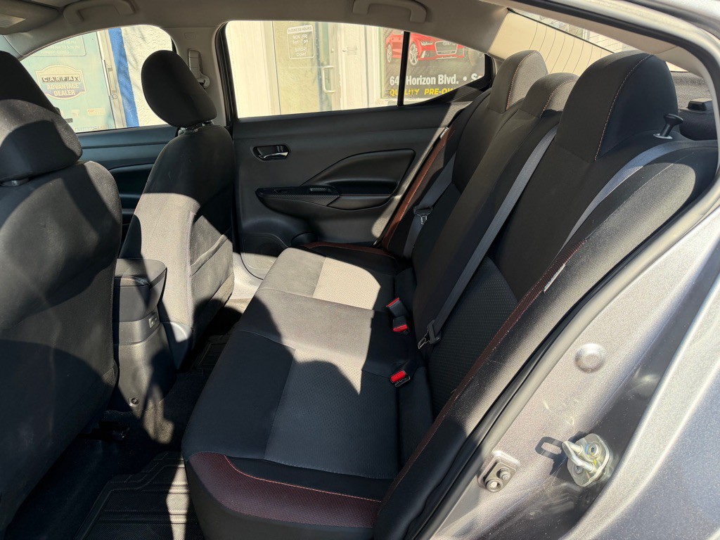 2020 Nissan Versa Image 14