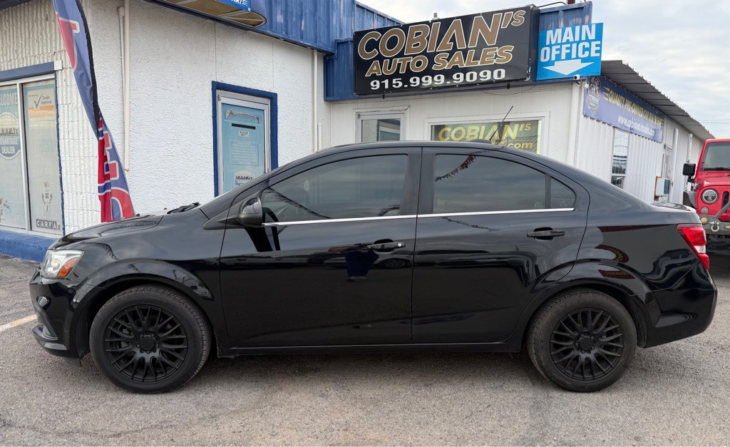 2019 Chevrolet Sonic Image 2