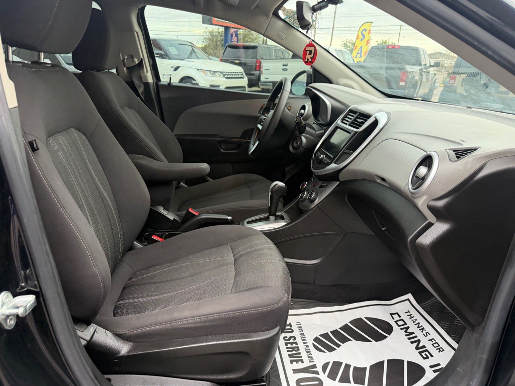 2019 Chevrolet Sonic Image 13
