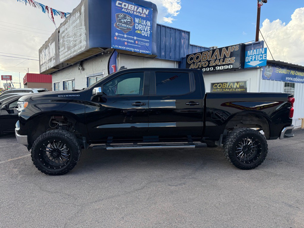 2023 Chevrolet Silverado 1500 Image 2