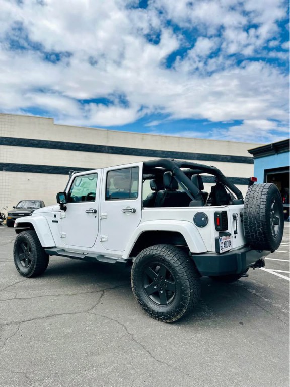 2016 Jeep Wrangler Unlimited Image 2