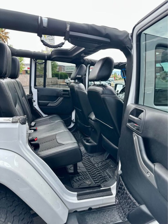 2016 Jeep Wrangler Unlimited Image 14