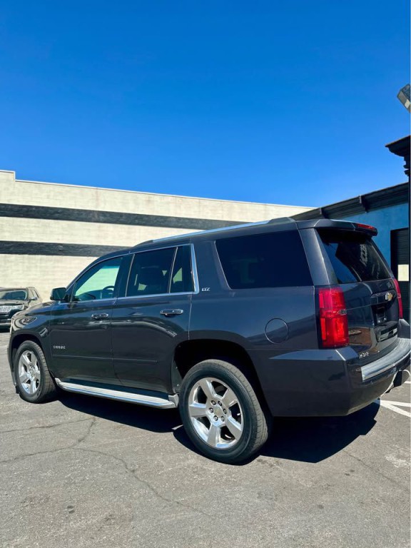 2015 Chevrolet Tahoe Image 2