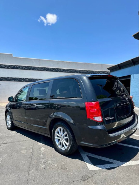 2016 Dodge Grand Caravan Image 2