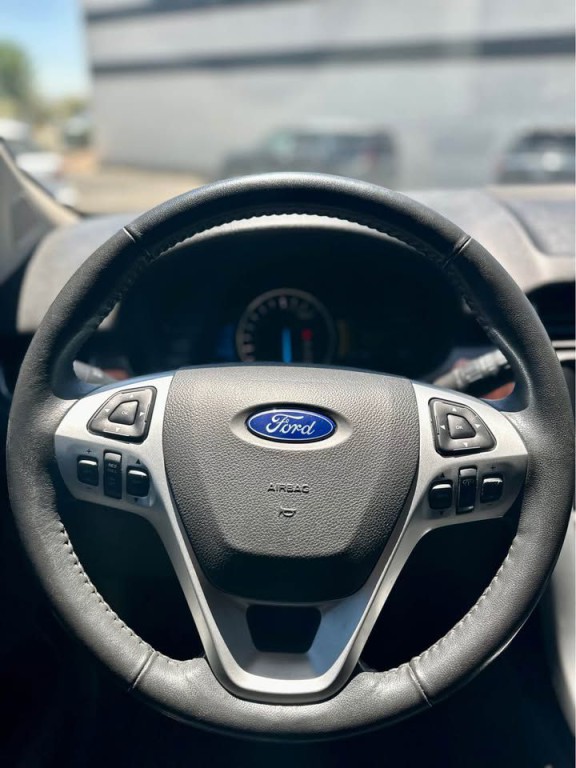 2014 Ford Edge Image 10