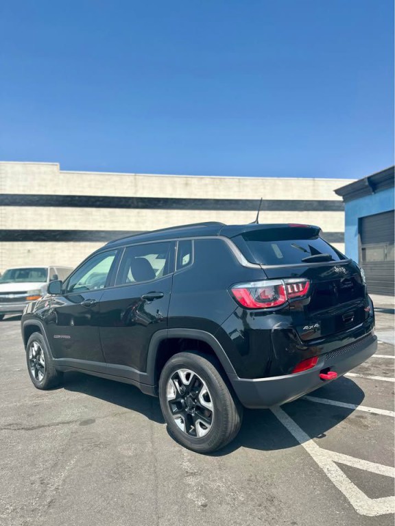 2018 Jeep Compass Image 2
