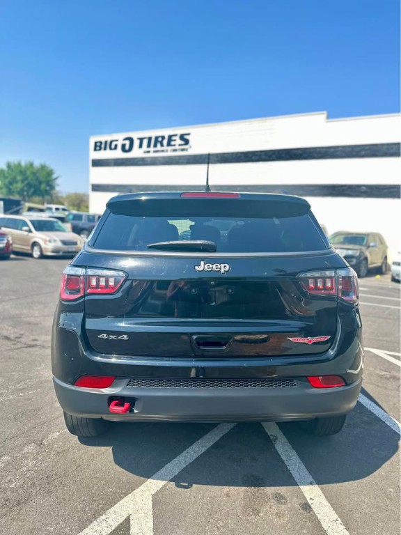 2018 Jeep Compass Image 3