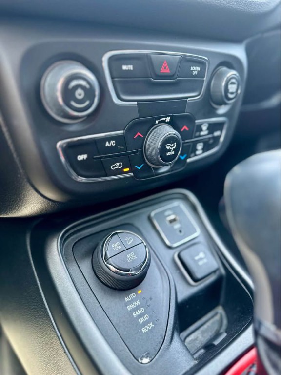 2018 Jeep Compass Image 13