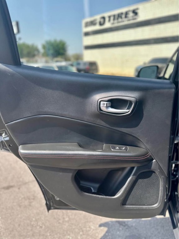 2018 Jeep Compass Image 17